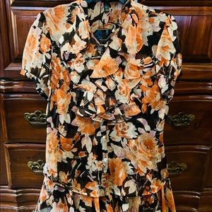 Ladies 2 piece skirt set.